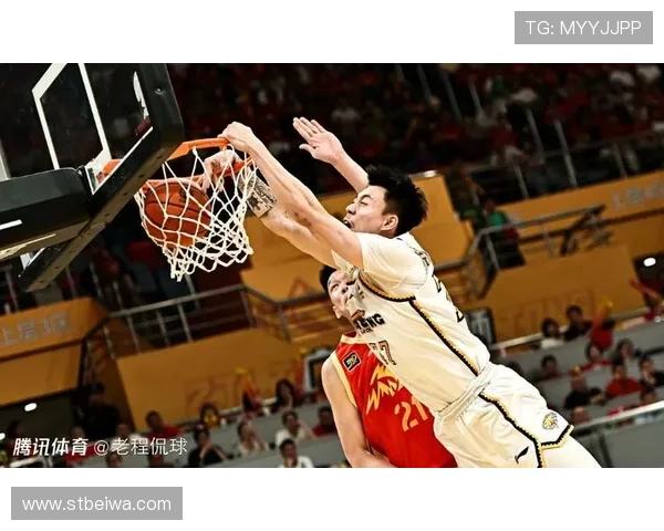 [CBA]张镇麟突破分球 奥利弗转身单手扣篮.